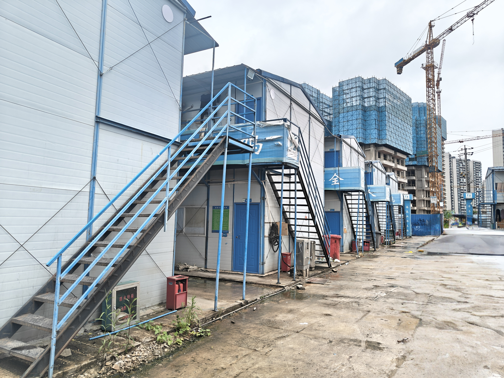 活动板房供应商排名_性价比高的临时办公住宿用房_活动板房每平米价格